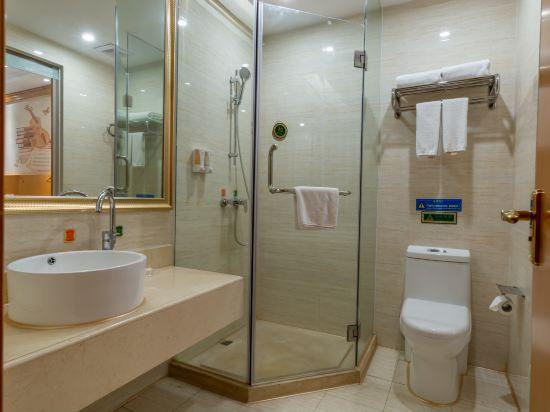 Vienna Hotel (Huizhou Danshui Baiyun Road) 47/52