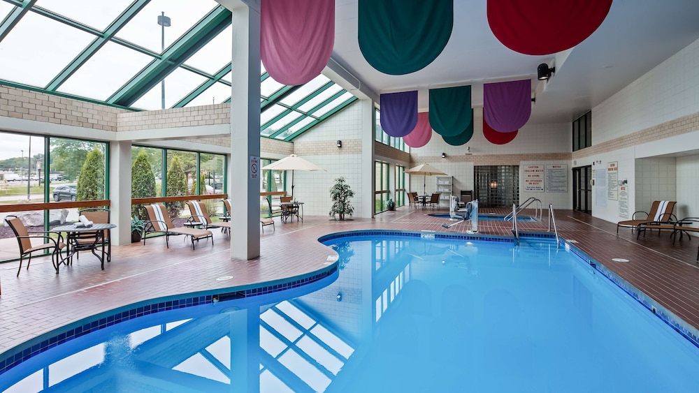 Best Western East Towne Suites 2/42
