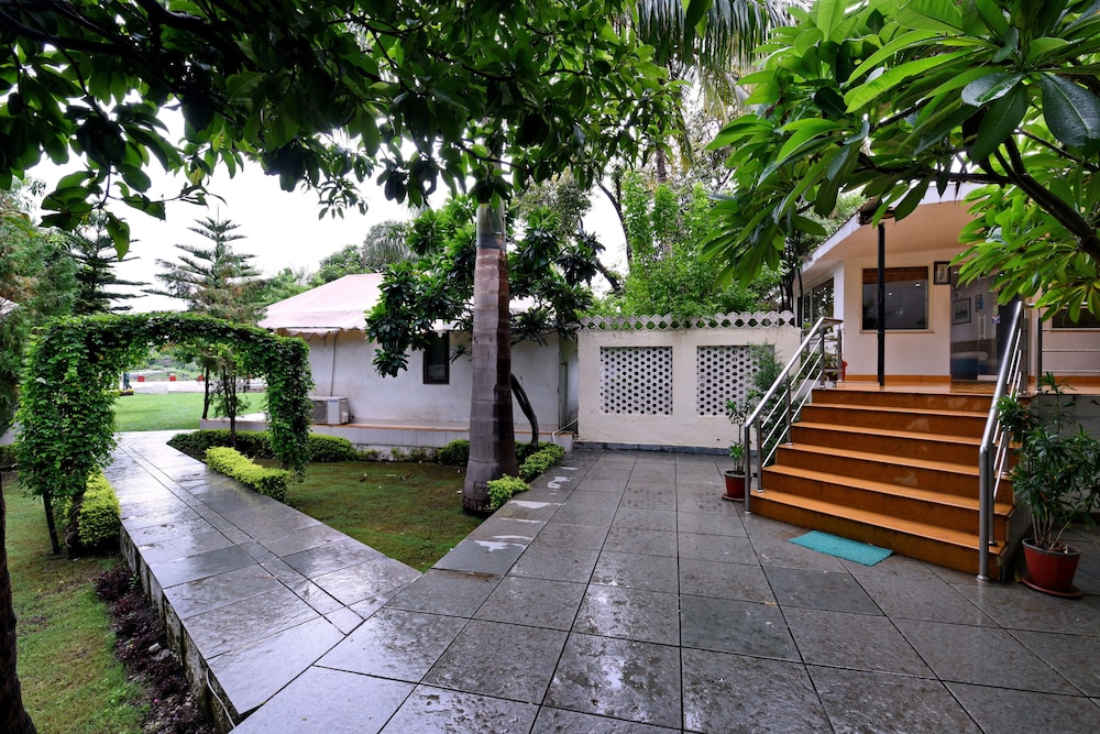HOTEL SHREE VILAS 24/26