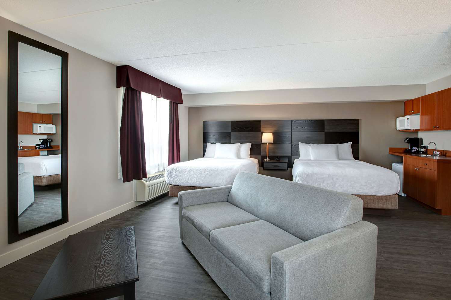 Days Inn & Suites By Wyndham Collingwood 14/38