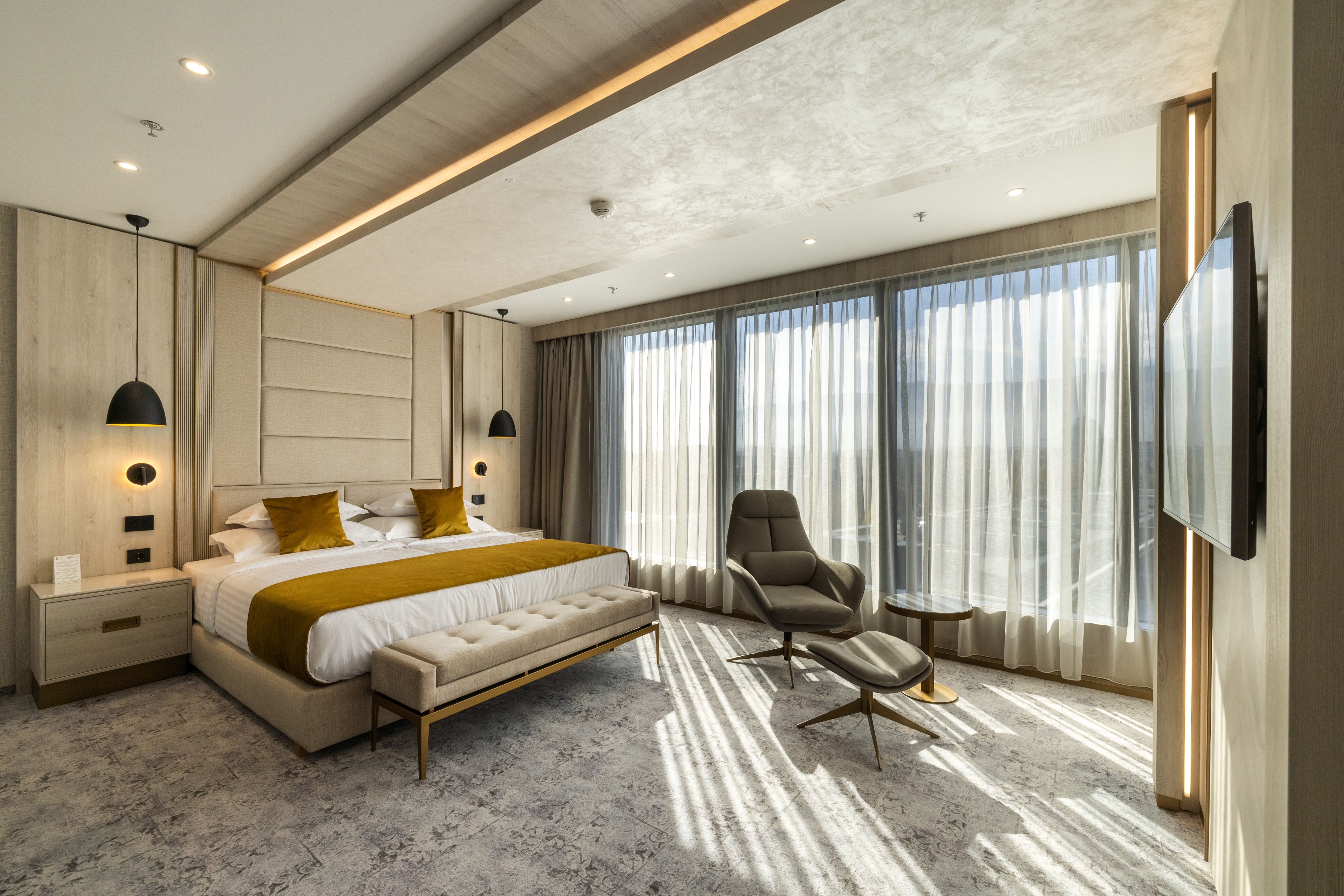 East Plaza Hotel 13/40