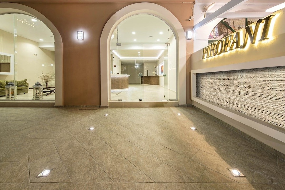 Pirofani Hotel 28/50