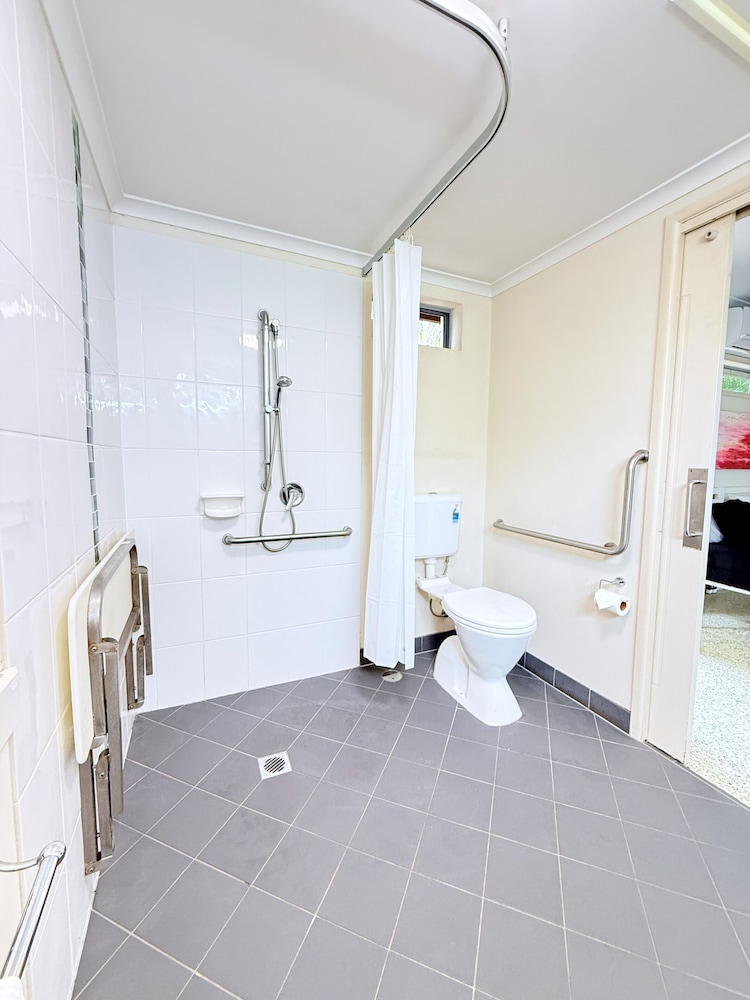 Emu Park Beach Resort 59/63