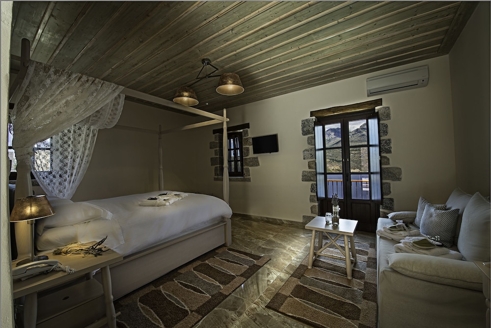 Limeni Village Hotel 2/37