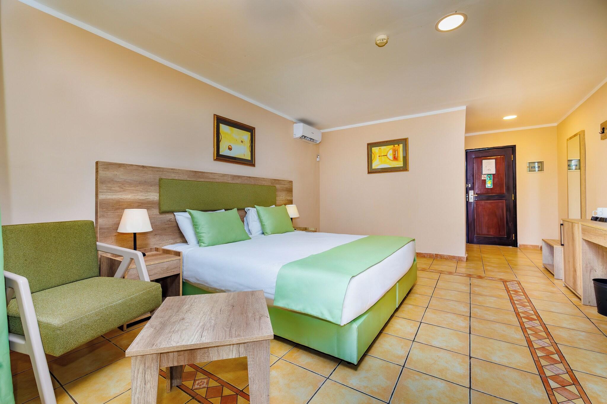 غرفة ديلوكس ثلاثية، Ocean Bay Hotel and Resort 2/6