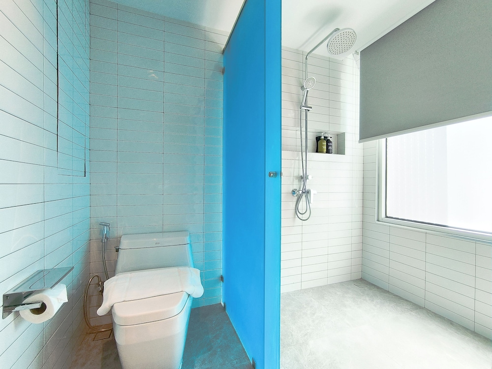 Hotel Citrus Sukhumvit 13 by Compass Hospitality 69/70