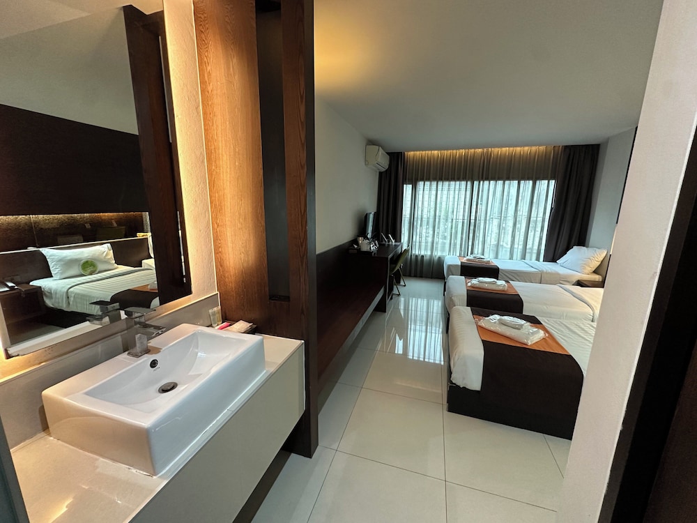 Collection O The Bangkok Airport Link Suite 53/56