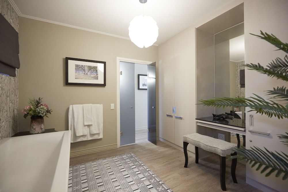 The Hyde All-Suite Hotel 31/46