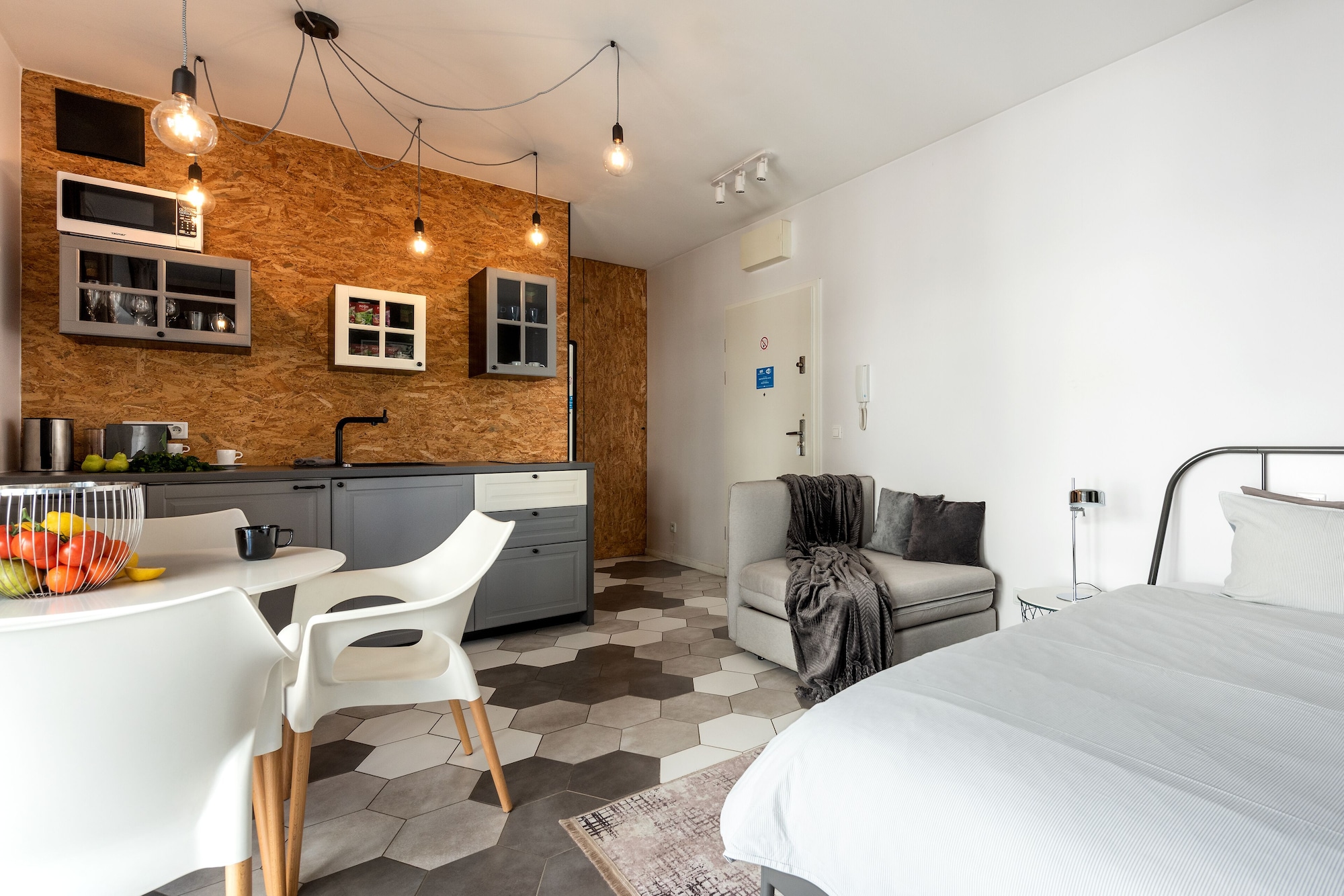 COMFORT, STUDIO, SUITE, BEACH FRONT