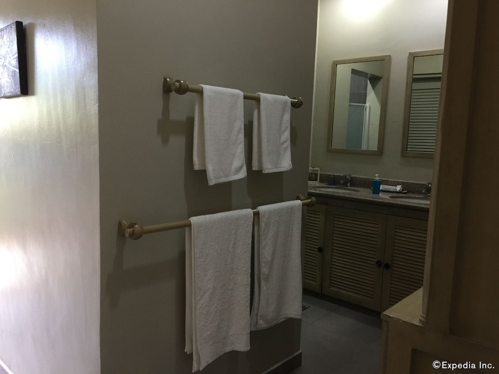 Linaw Beach Resort 44/73