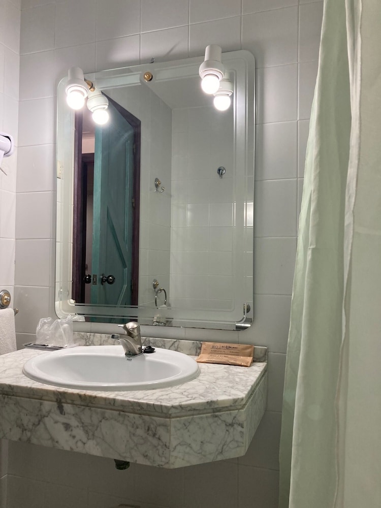 Hotel Almagro 33/73