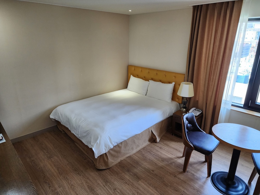 Haema Hotel 35/61