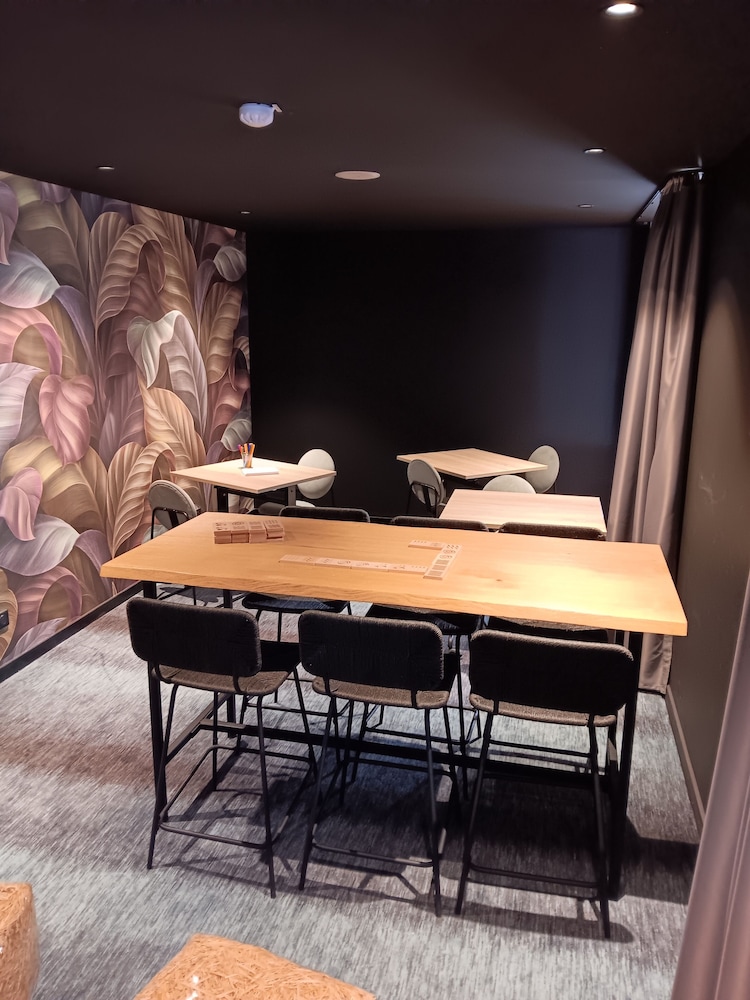 ibis Styles Miramas-Provence 10/48
