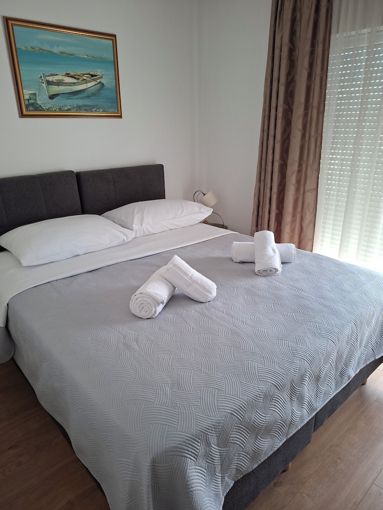 Adria 10/38