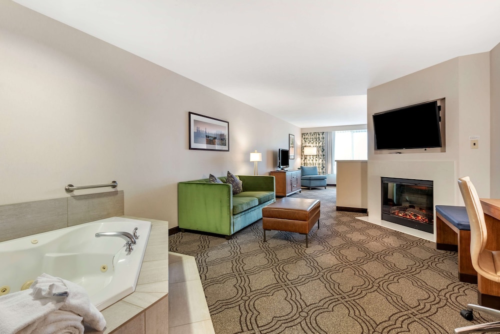 Best Western Premier Pasco Inn & Suites 48/64