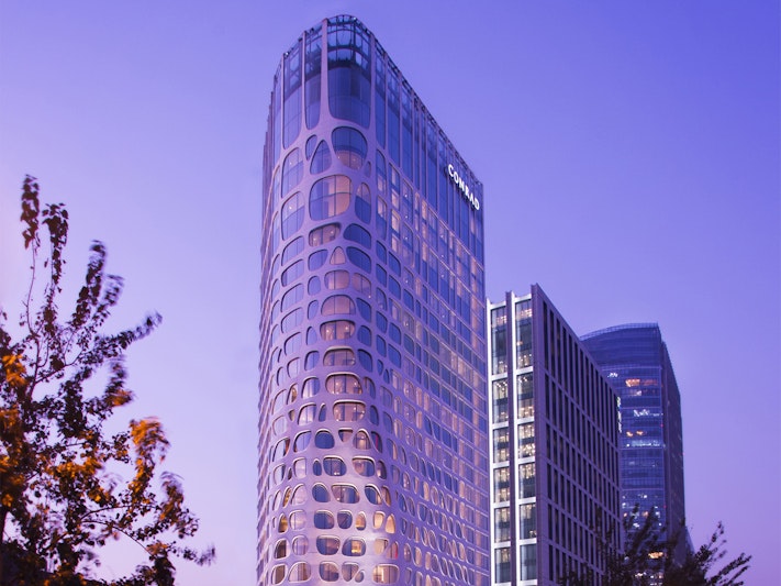 Conrad Beijing 4/85