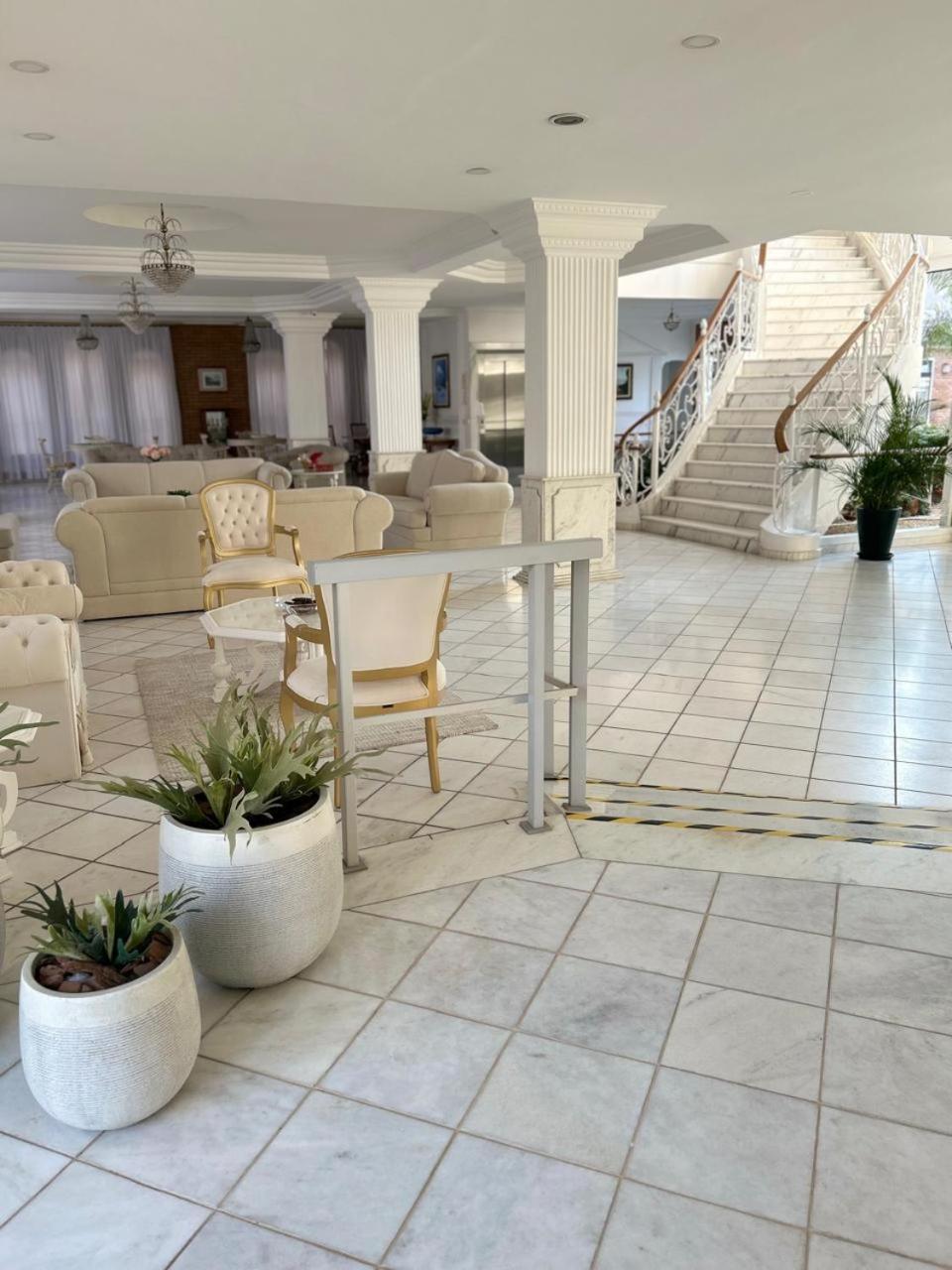 Grand Ville Hotel 6/50