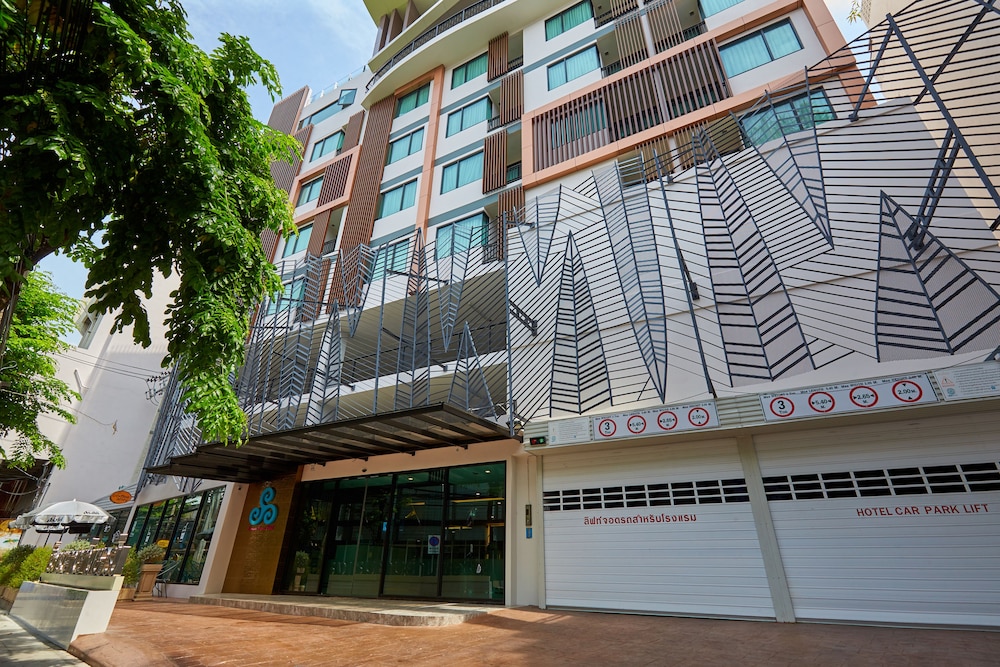 Samyan Serene Hotel photo1