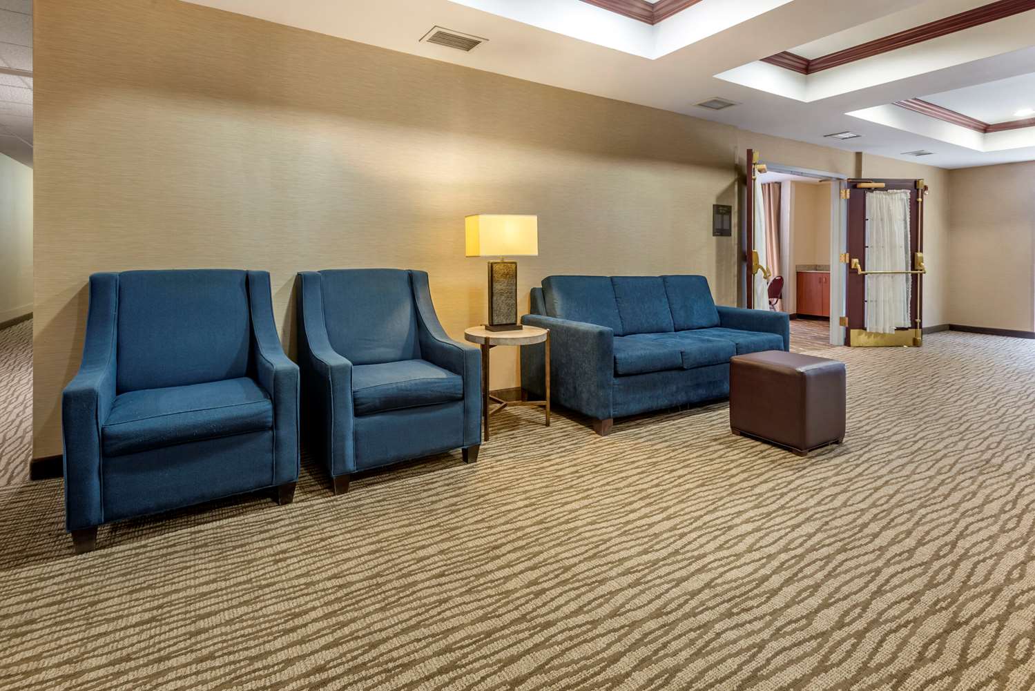 Comfort Suites Newark - Harrison 7/14