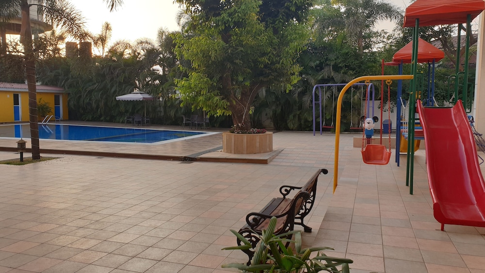 Resort Silver Hills 25/50