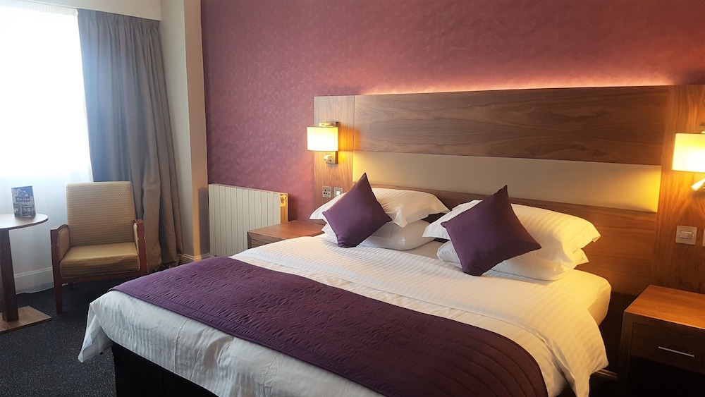 The Empress Hotel 23/64