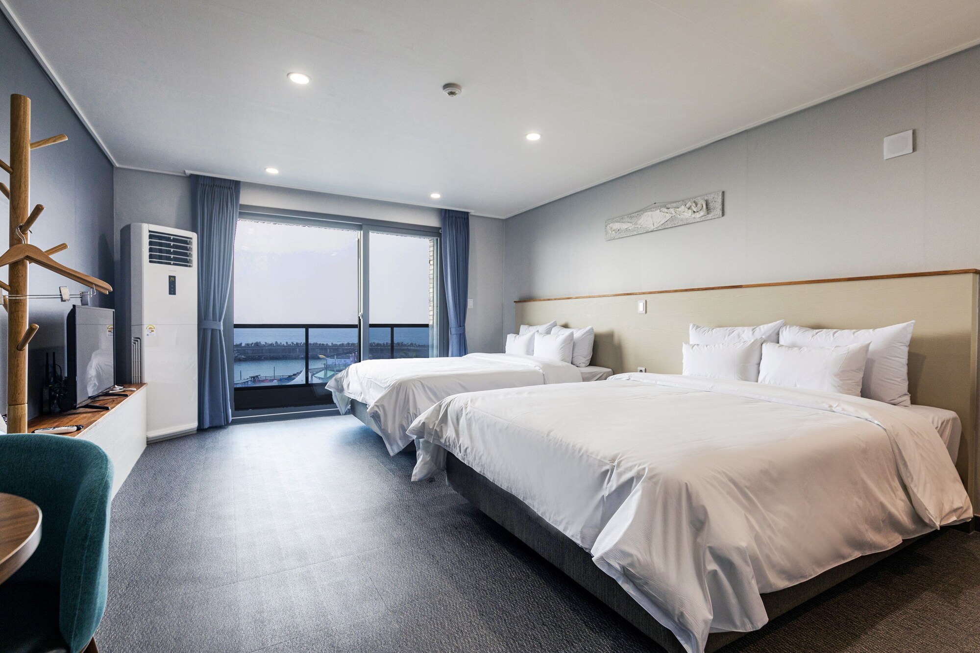 DELUXE, TWIN BEDS, OCEAN VIEW