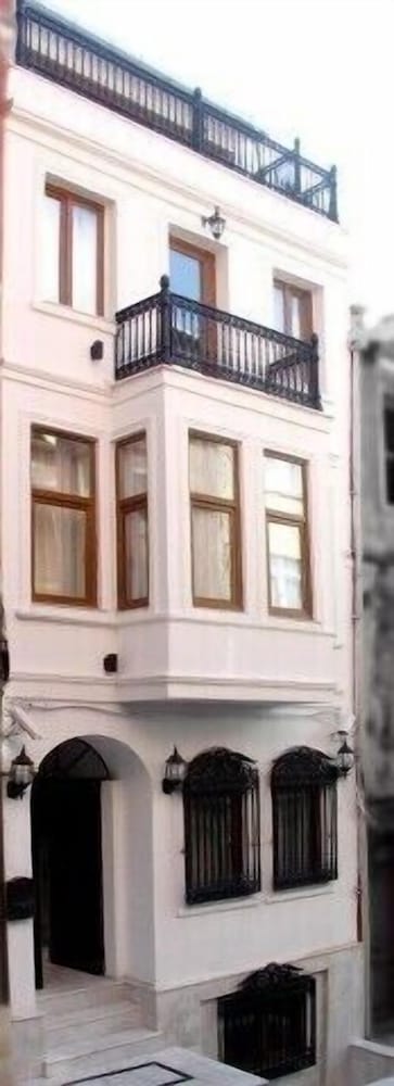 Royal Pera Taksim 6/67