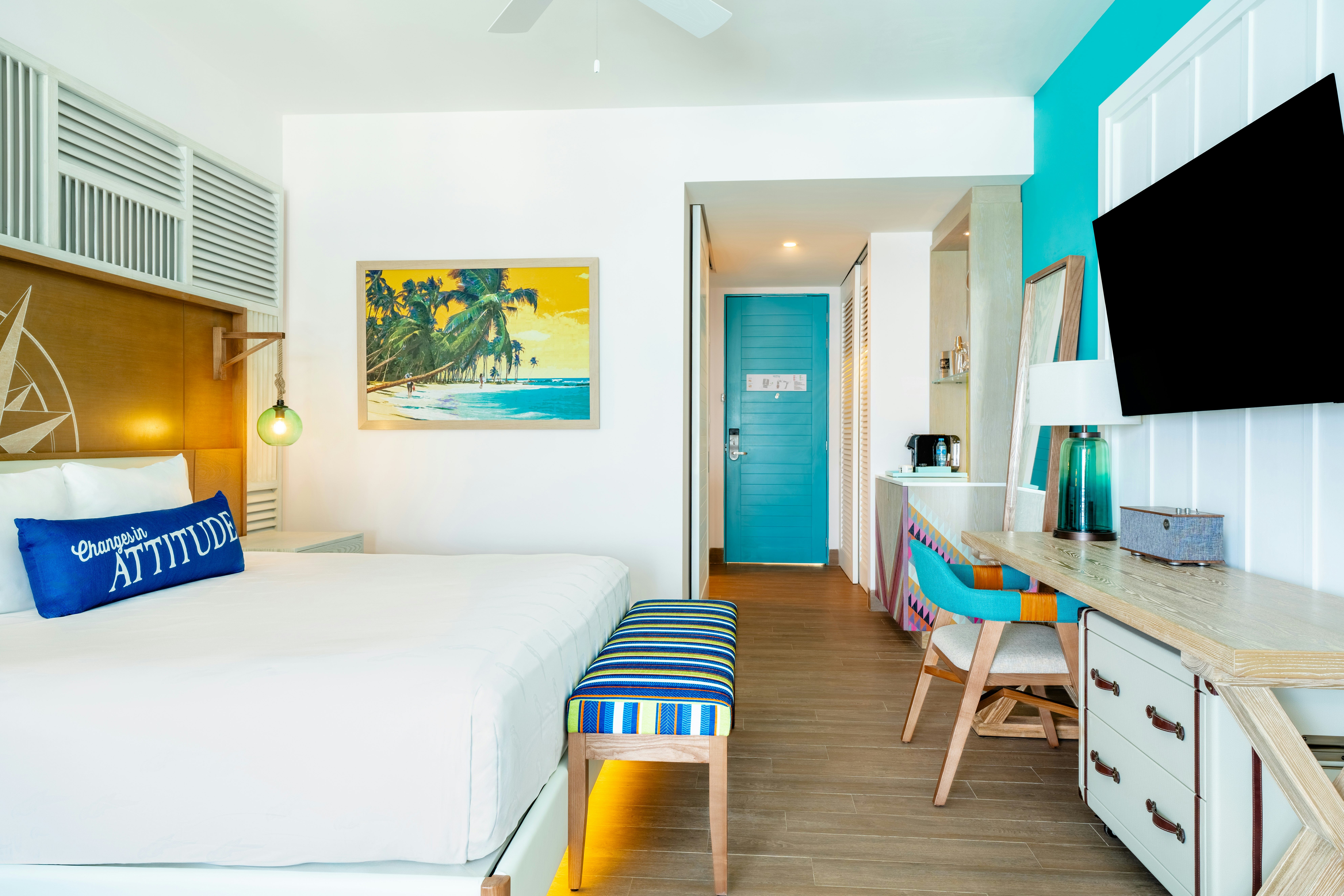 PARADISE, KING BED