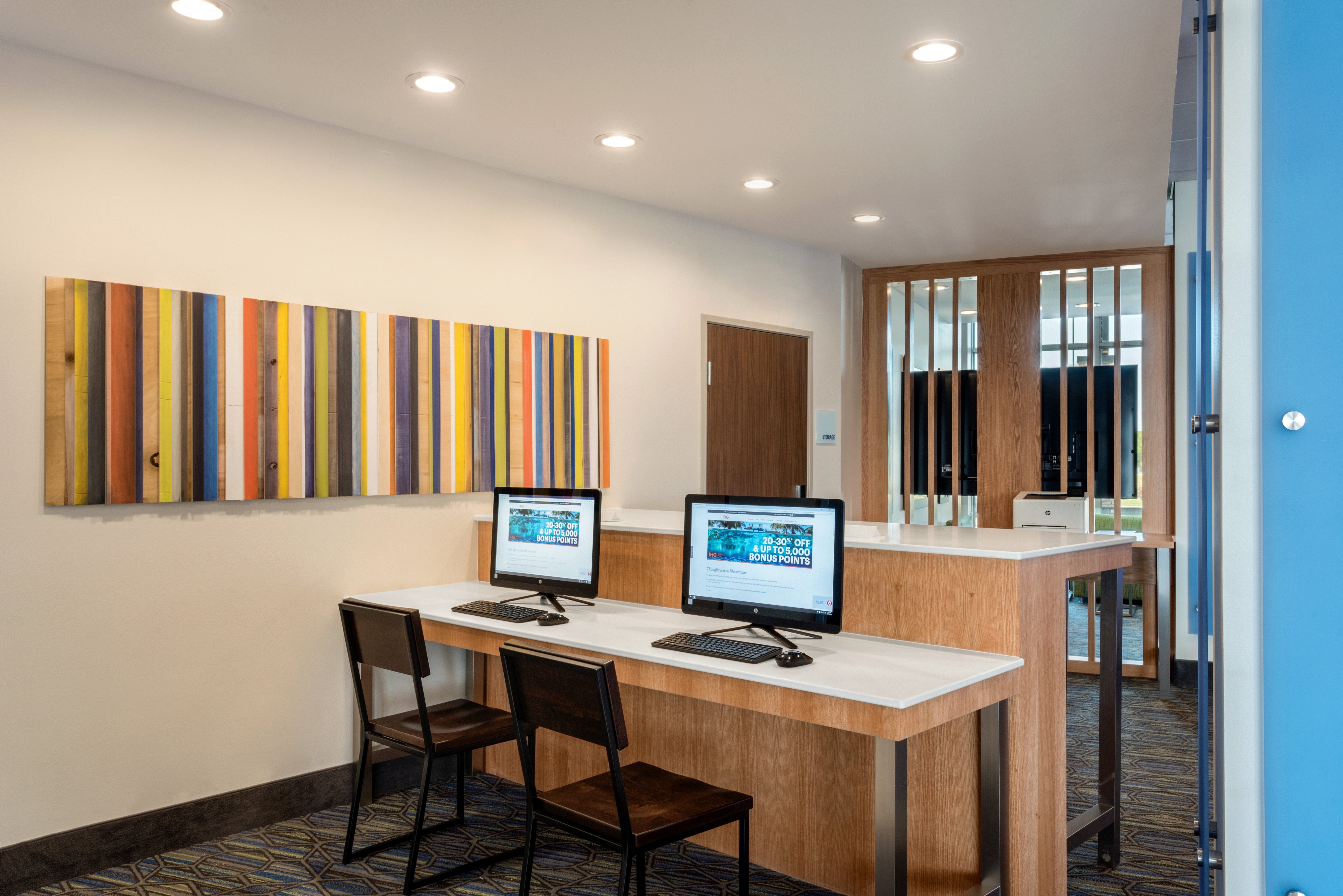Holiday Inn Express Suites West Des Moines Jordan Creek 39/43