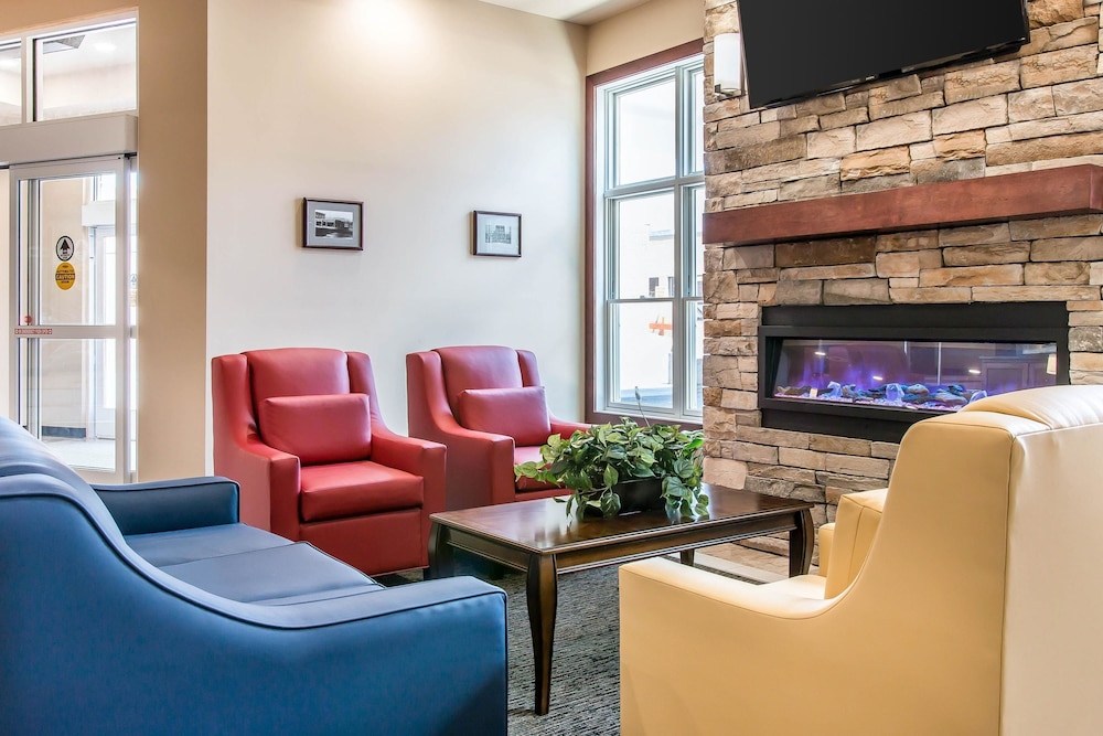 Quality Inn & Suites Houghton Downtown 28/50