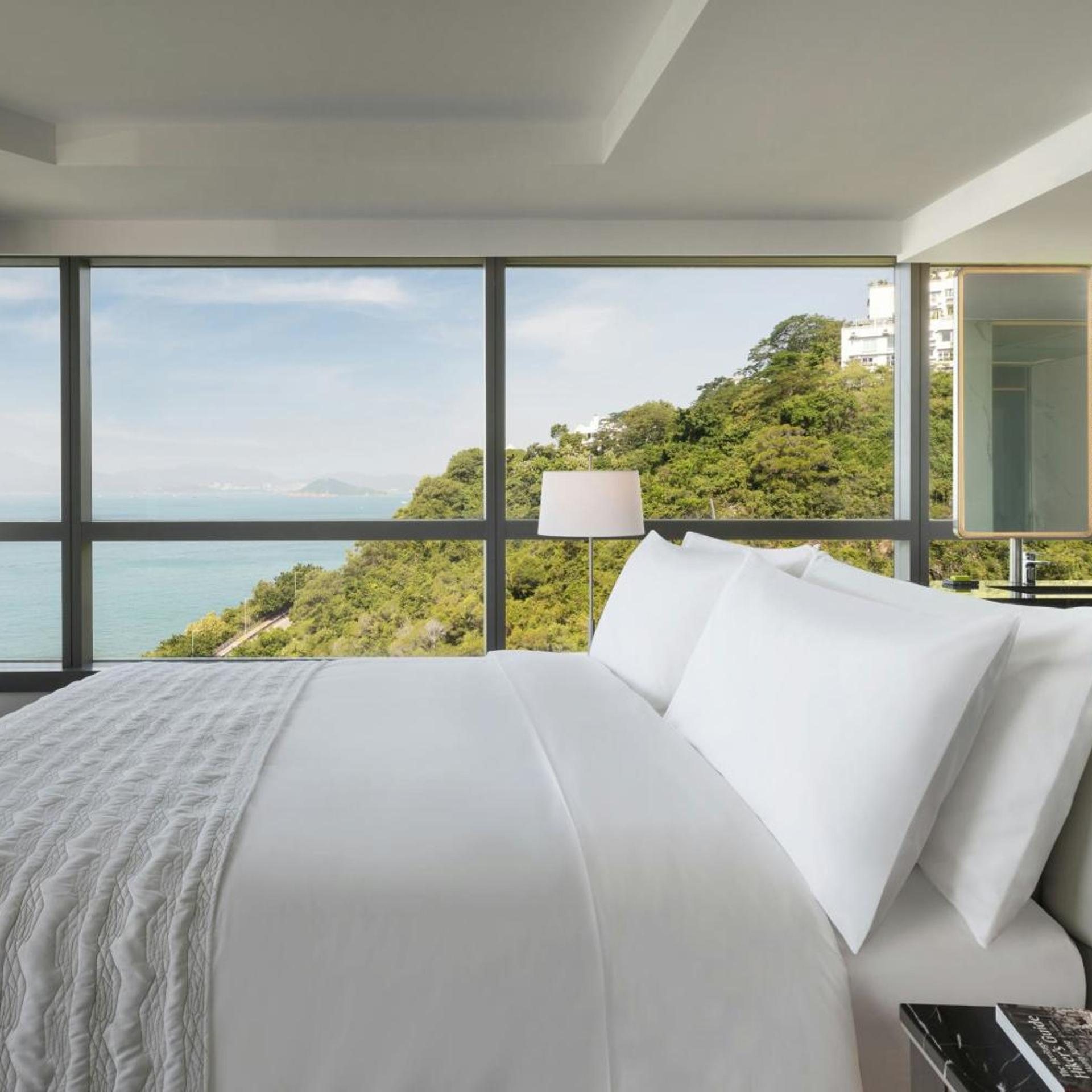 Le Meridien, Suite, King Bed, Ocean Front, Large، Le Meridien Cyberport Hotel 3/4
