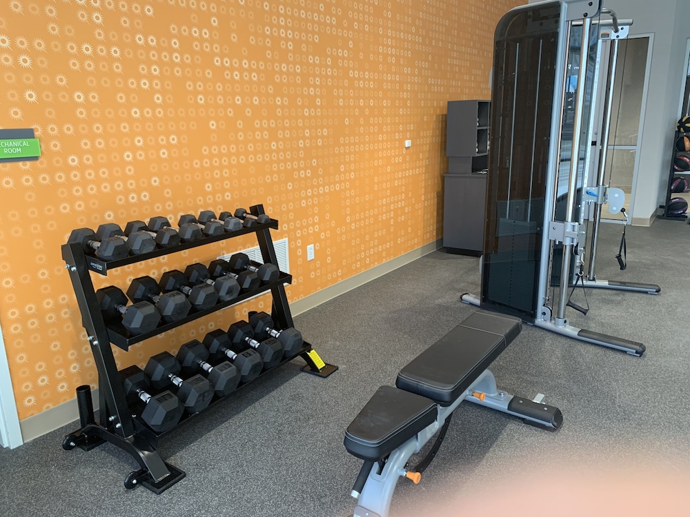 La Quinta Inn & Suites by Wyndham Kansas City Beacon Hill 22/44