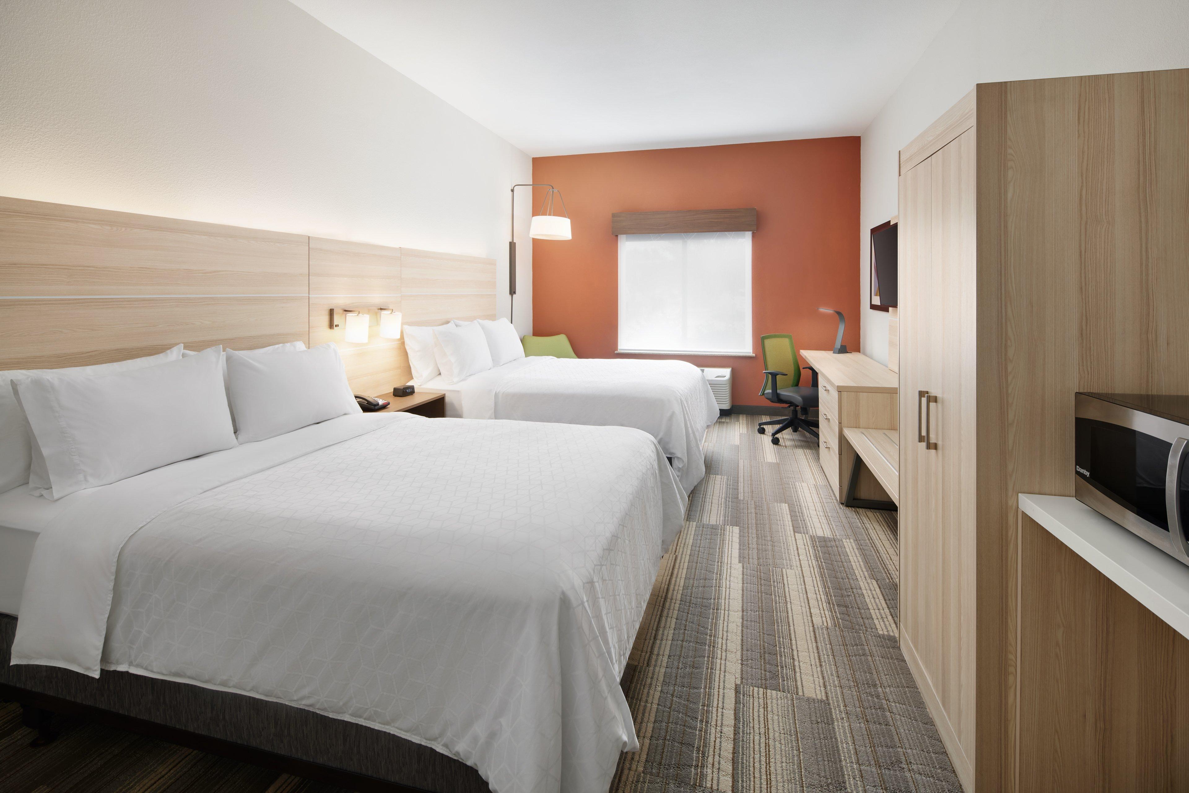 غرفة بسريرين مزدوجين لذوي الإعاقة