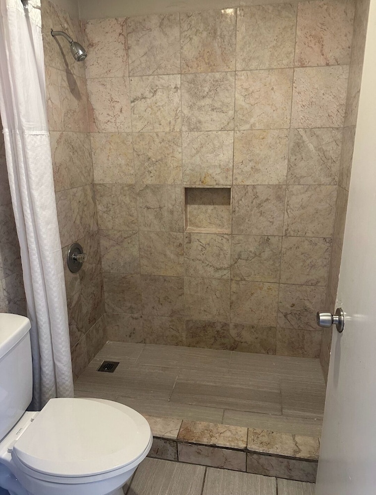 Best Economy Inn n Suites 66/67