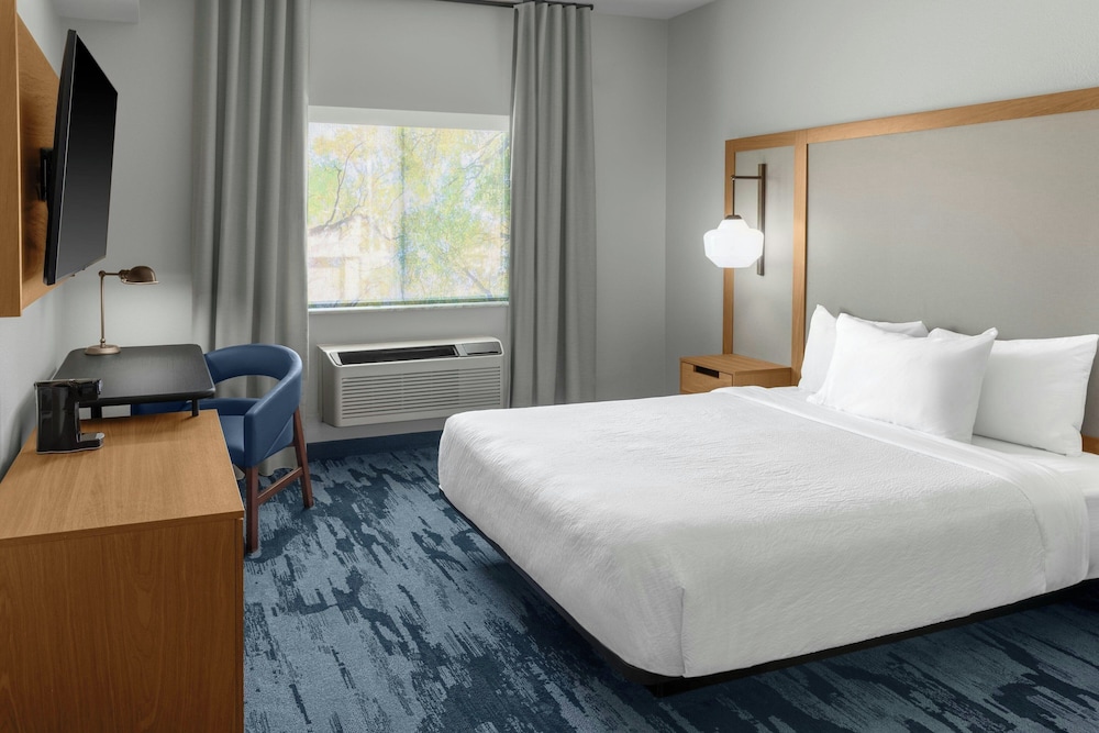 Fairfield Inn Suites San Francisco San Carlos 14/50