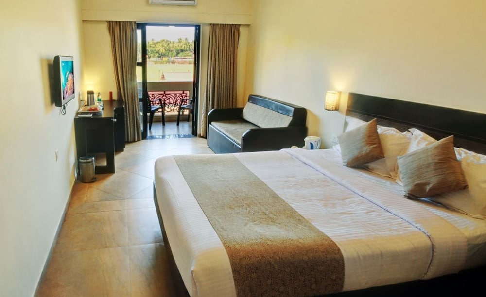 RAHI RESORT DE CROSSROADS 3/17