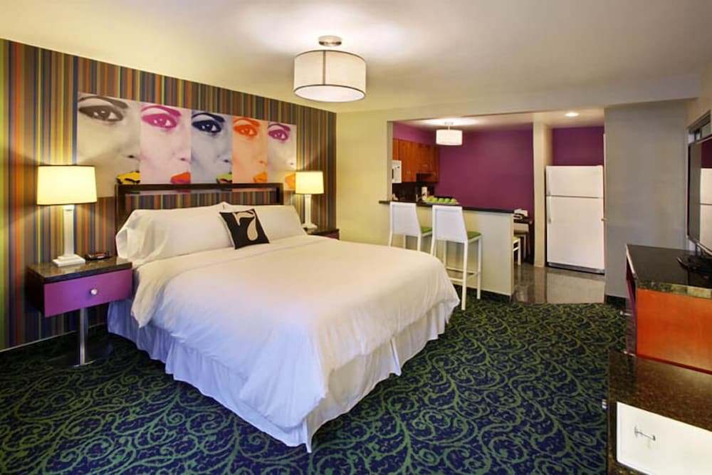 7 Springs Inn Suites 19/60