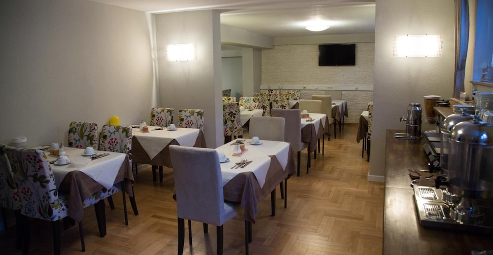 Garni Hotel Rodelheimer Hof 20/23