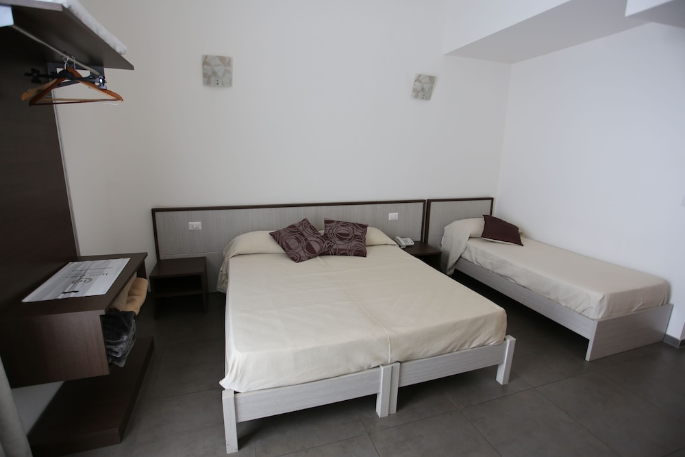 HOTEL EUBEA 46/79