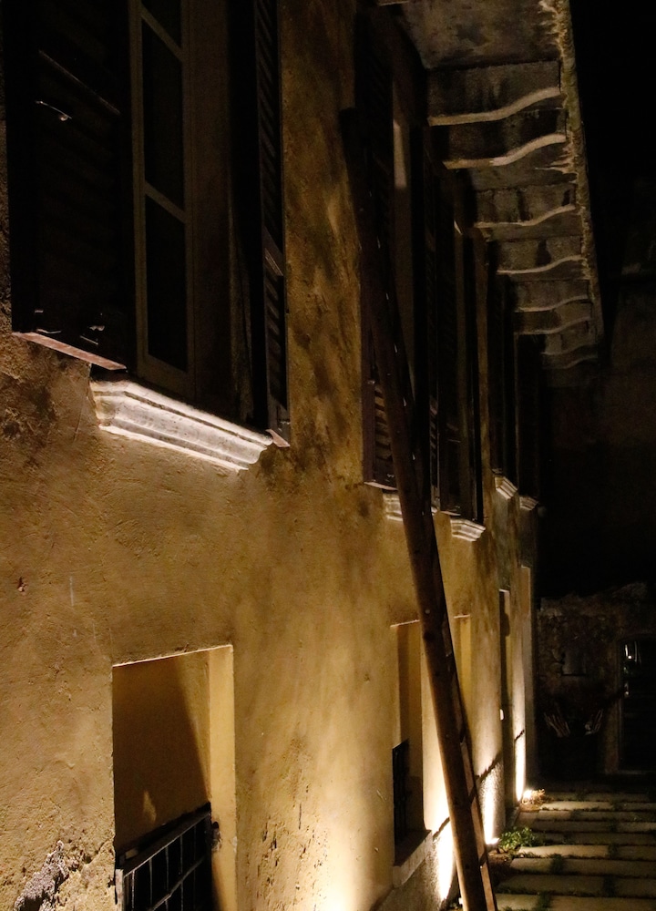 Palazzo Albricci Peregrini 38/50