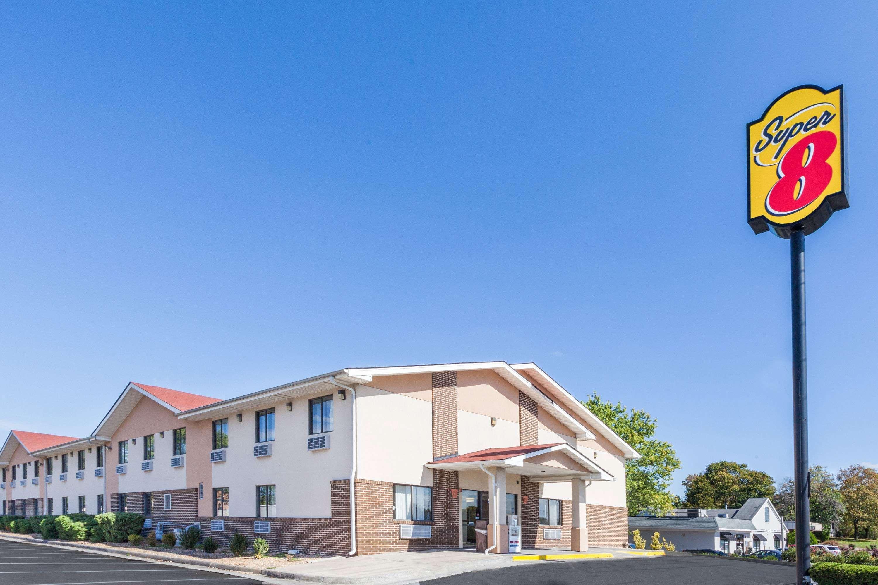 Super 8 by Wyndham Winchester VA 1/16