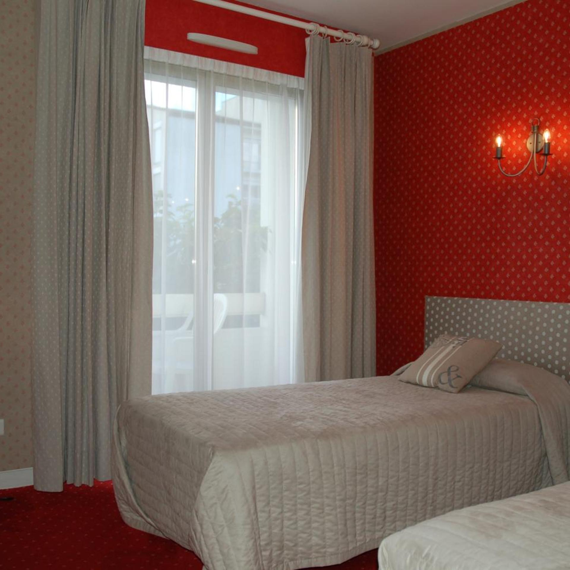 HOTEL DE L'AVENUE 18/57