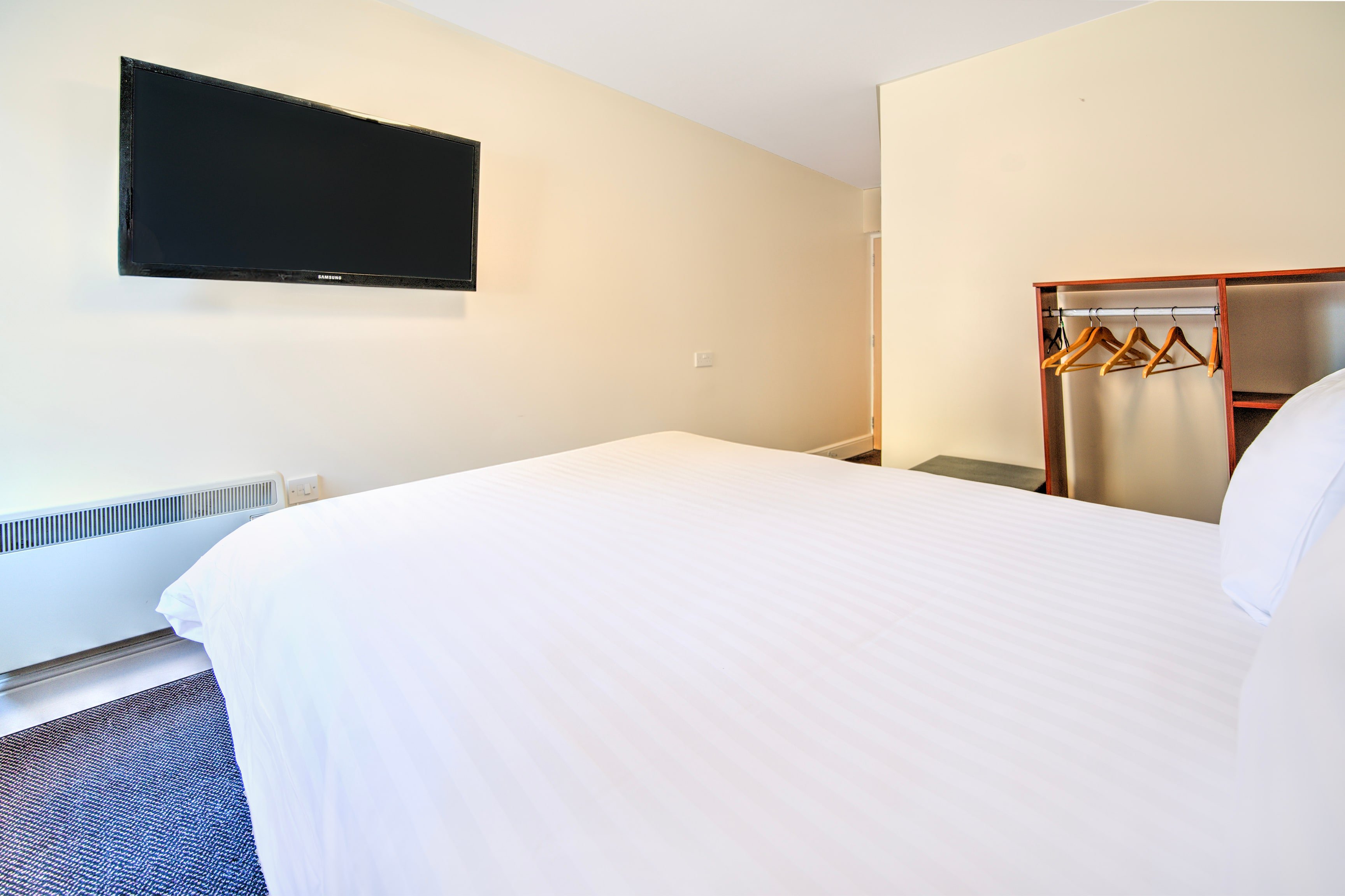 GO2 Gloucester Hotel by OYO 19/40