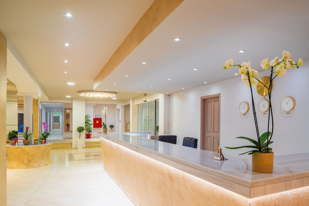 Cnic Gemini Hotel 13/60