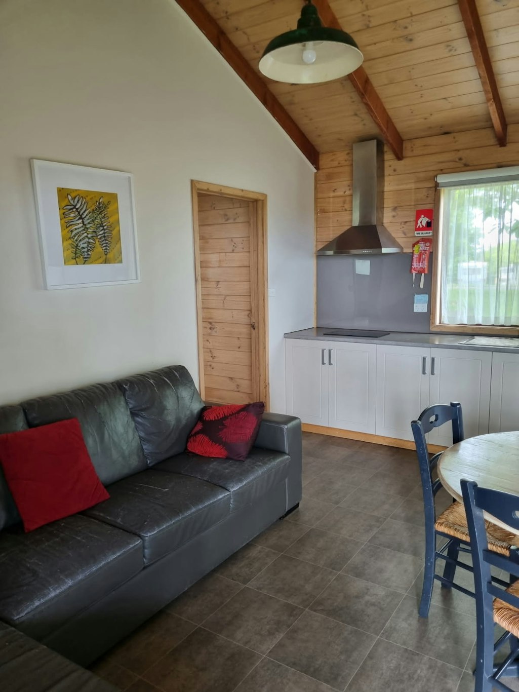 LAKES AND CRATERS HOLIDAY PARK 3/6