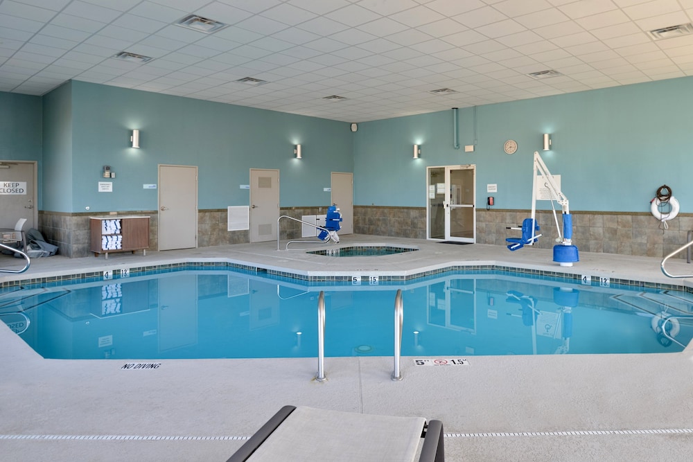 Holiday Inn Express Hotel And Suites Farmington Bloomfield 36/69