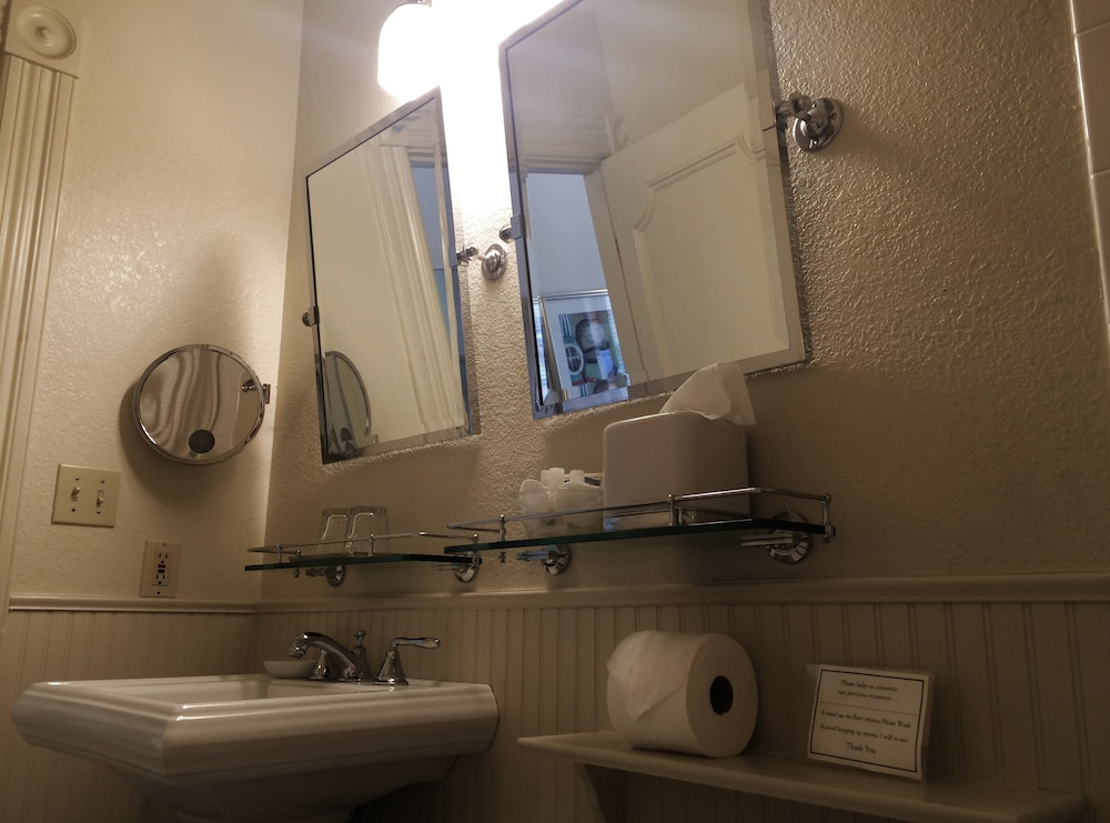 Carter House Inns 50/50