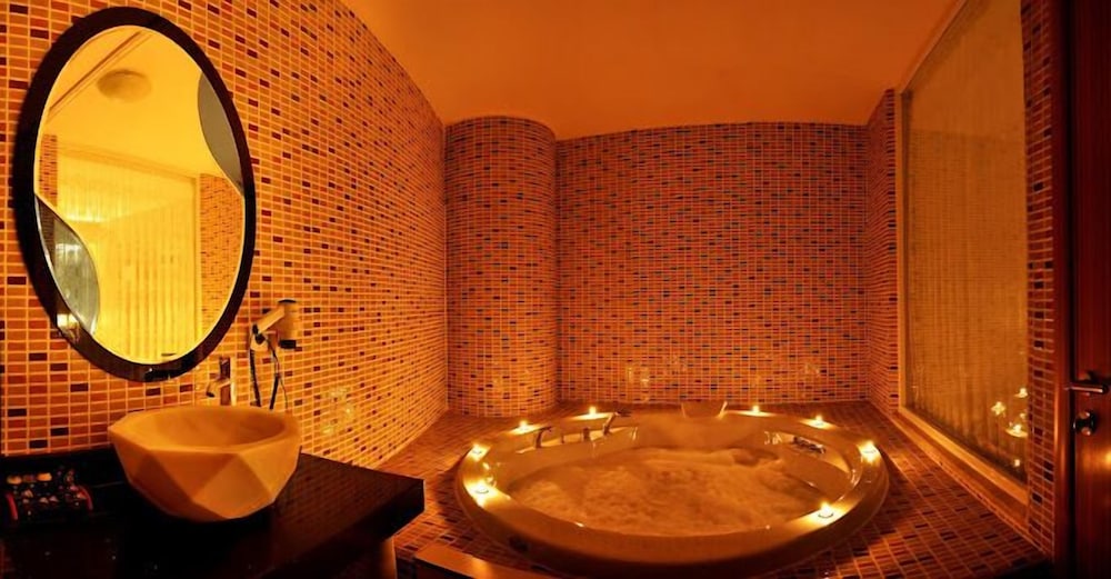 Demosan Otel Amp Spa 23/47