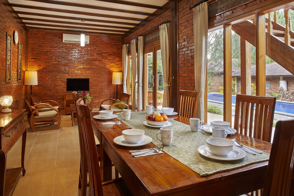 Jambuluwuk Convention Hall And Resort Puncak 40/56