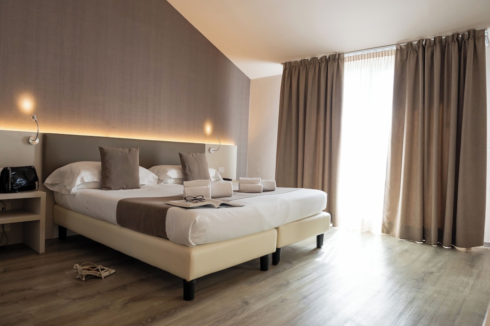 Hotel Splendid Sole 17/68